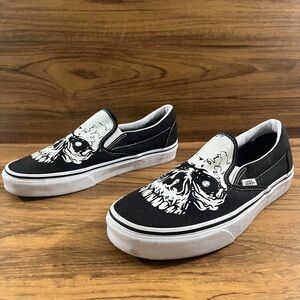 Vans Glow In The Dark Black White Skulls Classic Slip On Men 7.5 Women’s 9 Rare